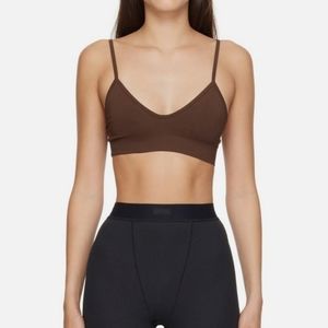 NWT! Skims Seamless Smoothing Bralette